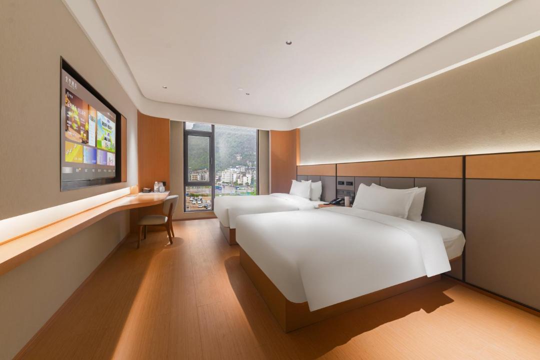 Photo of Bedroom in Ten Mile Gallery