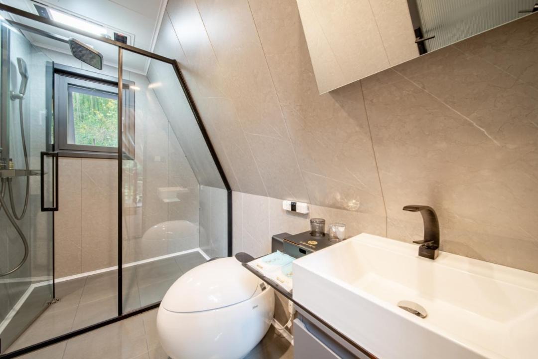 Photo of Bathroom in Yingjing County