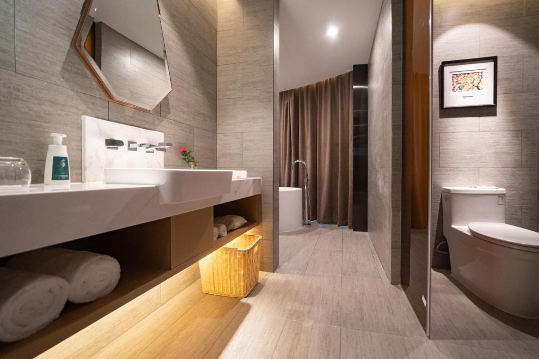 Photo of Bathroom in West District