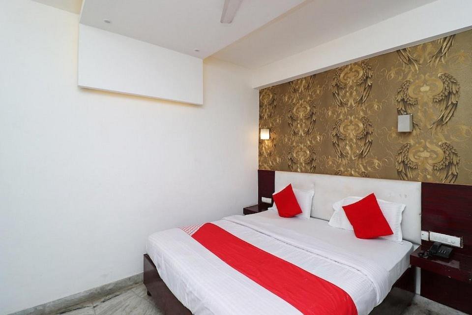 Photo of Bedroom in Taj Ganj