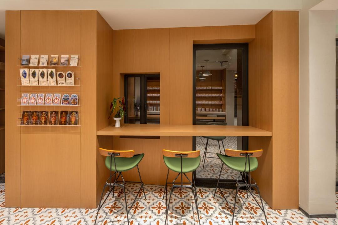 Photo of Others in Liwan