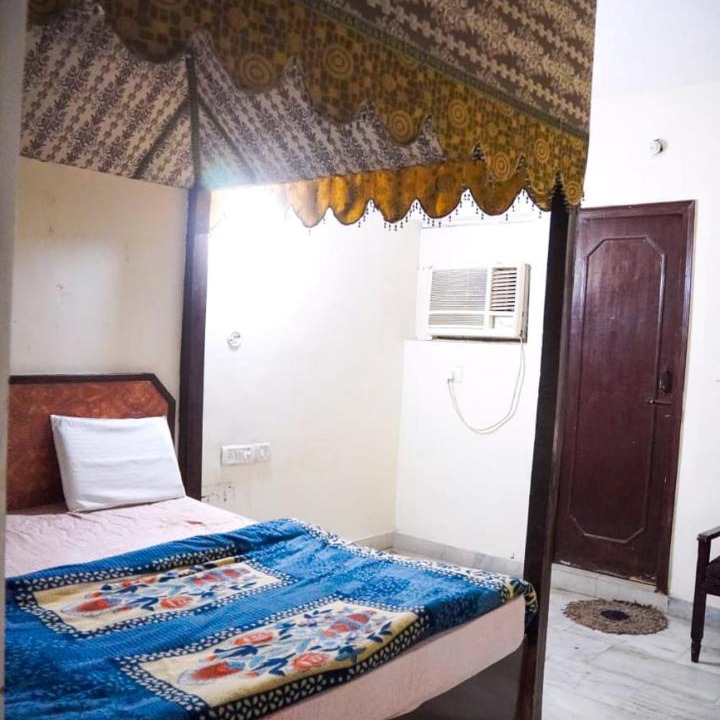 Photo of Bedroom in Taj Ganj