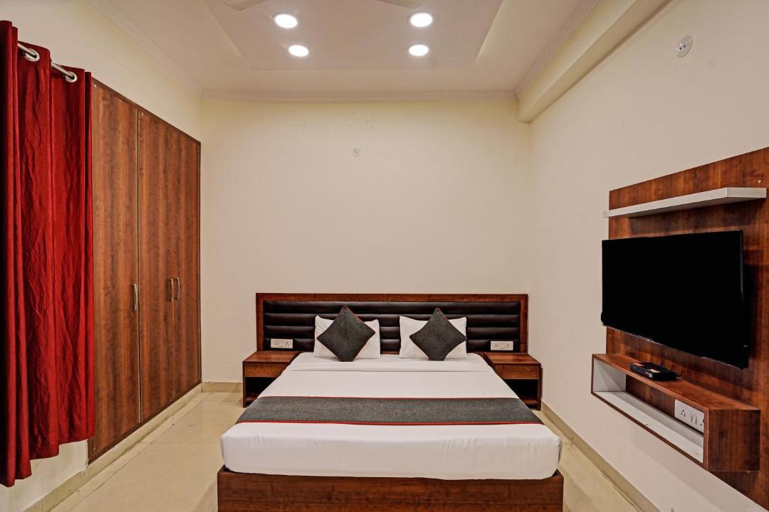 Photo of Bedroom in Sector 70