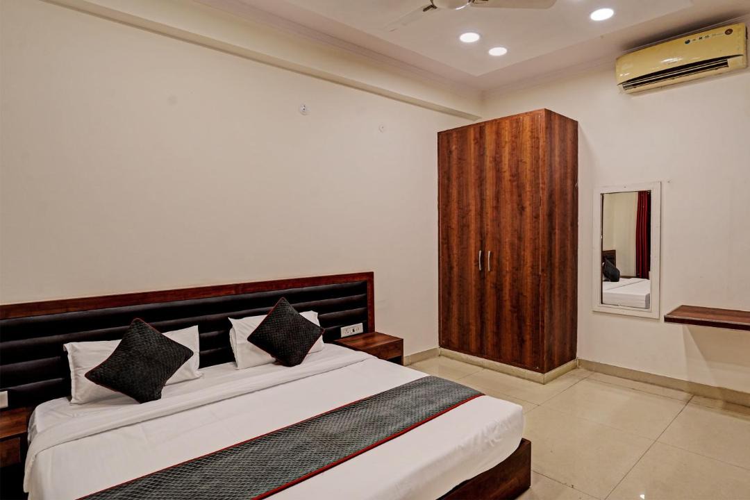 Photo of Bedroom in Sector 70