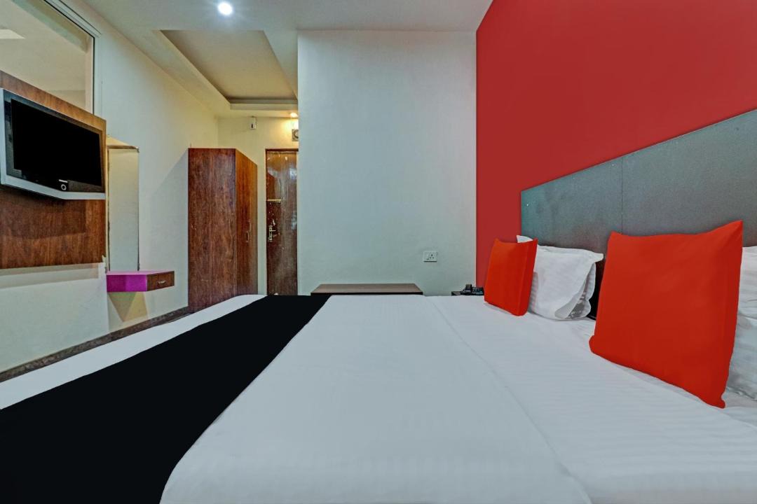 Photo of Bedroom in Sikandra Rao