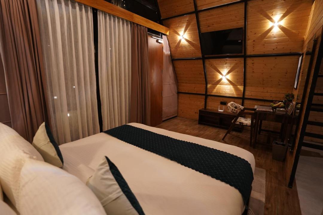 Photo of Bedroom in Garhmukteshwar