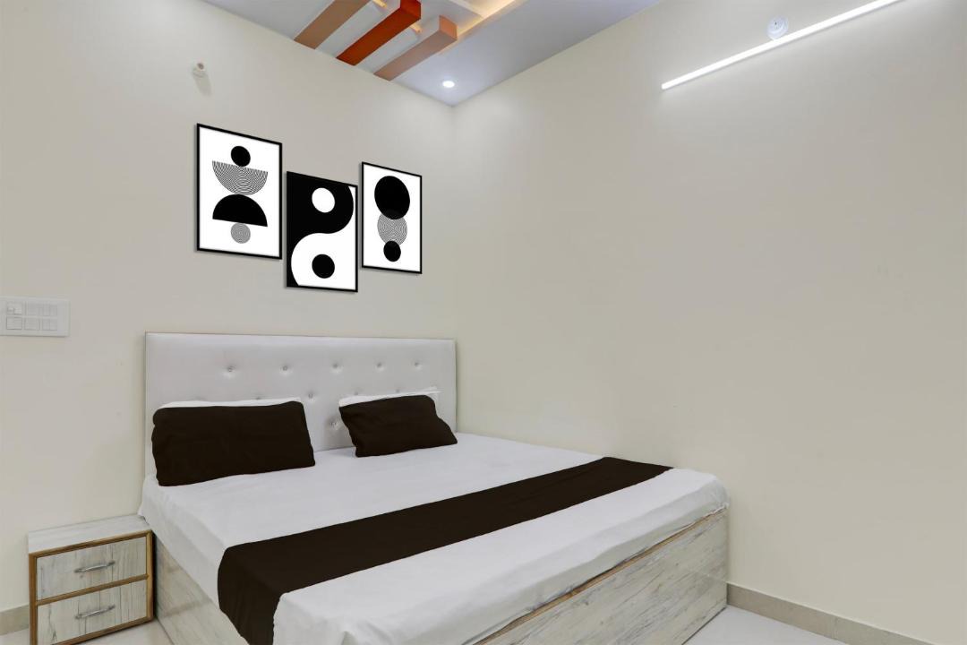 Photo of Bedroom in Malihabad