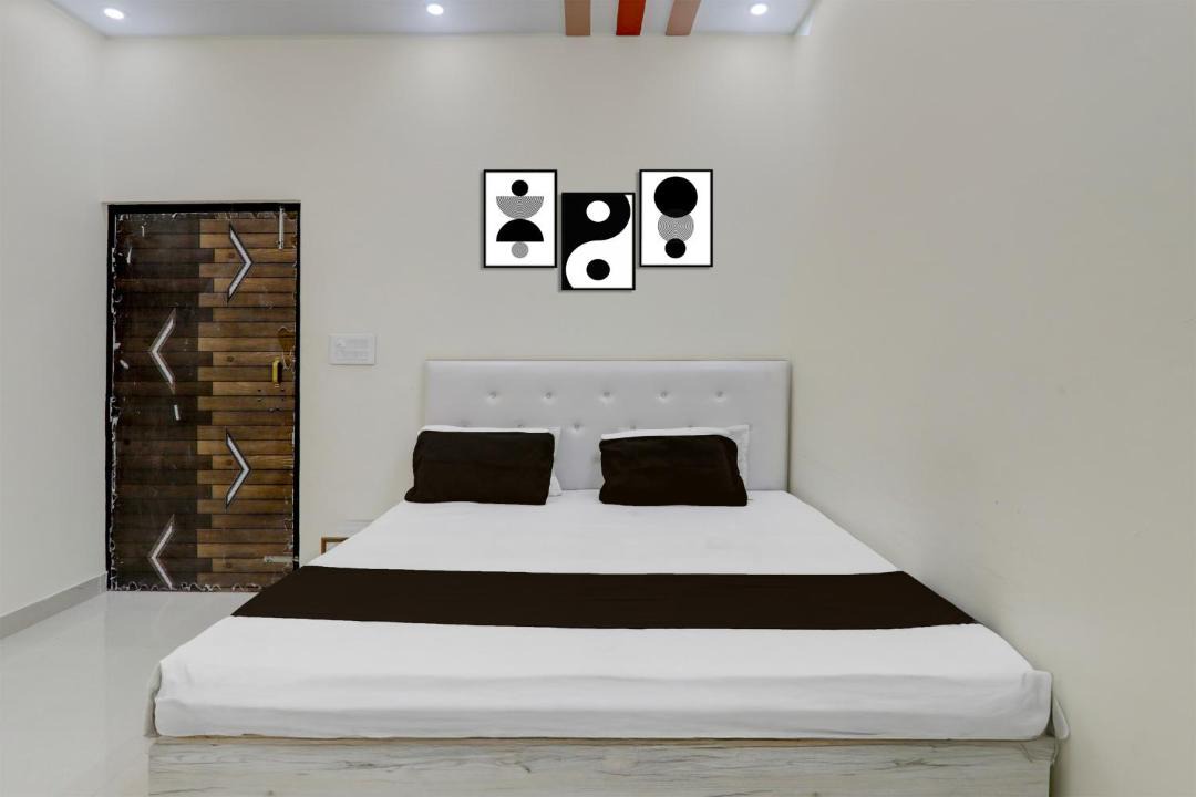 Photo of Bedroom in Malihabad