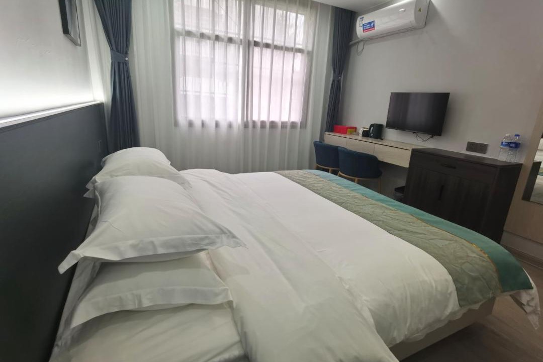 Photo of Bedroom in Fenghuang