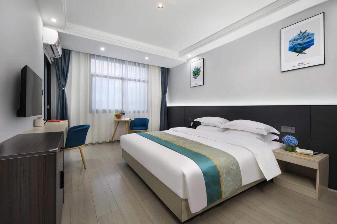 Photo of Bedroom in Fenghuang