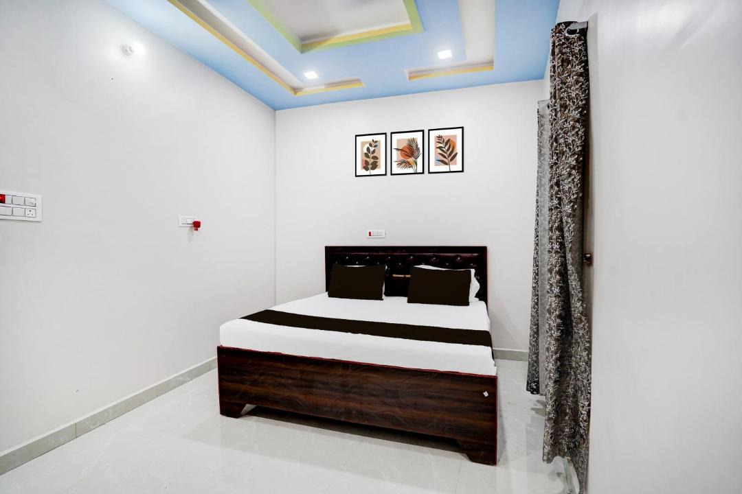 Photo of Bedroom in Etah
