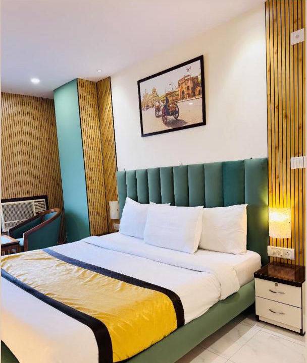 Photo of Bedroom in Hazratganj