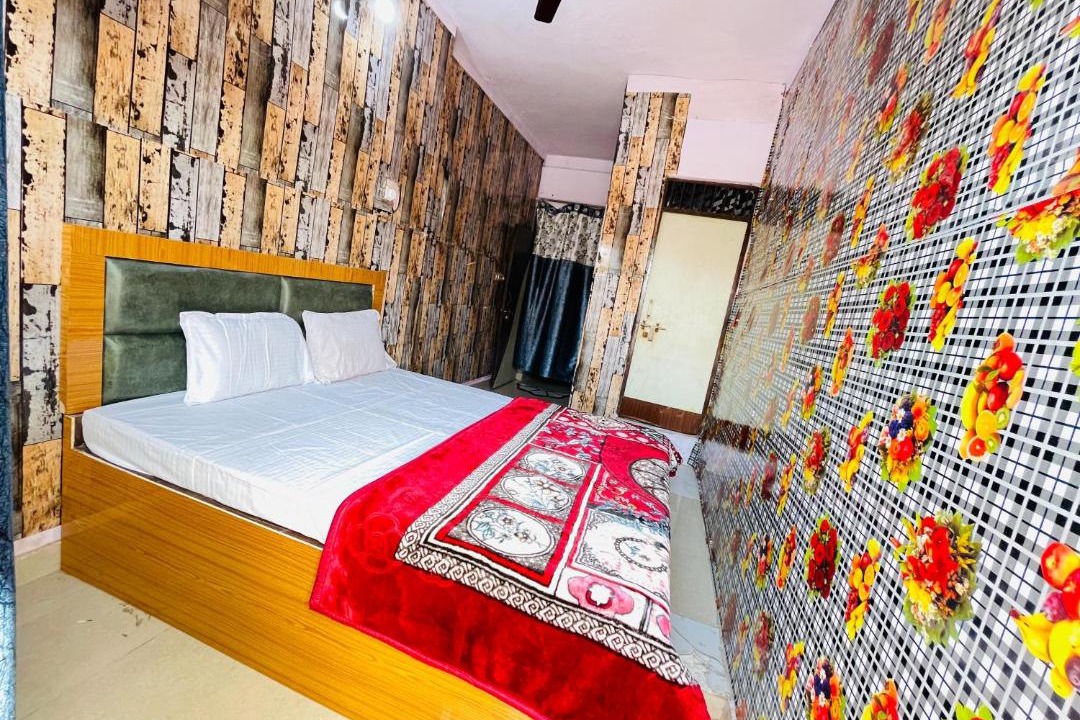 Photo of Bedroom in Taj Ganj