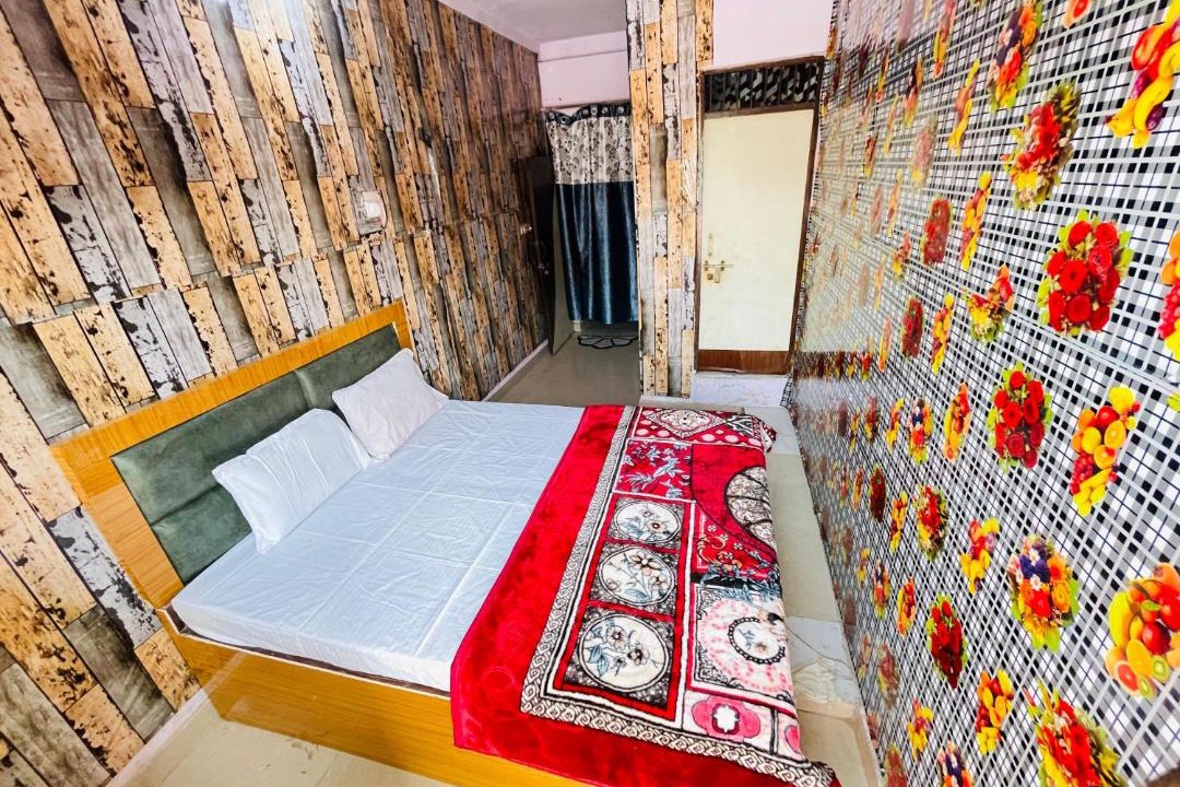 Photo of Bedroom in Taj Ganj