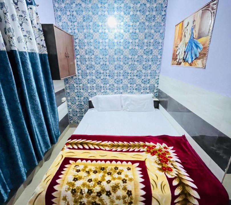Photo of Bedroom in Taj Ganj