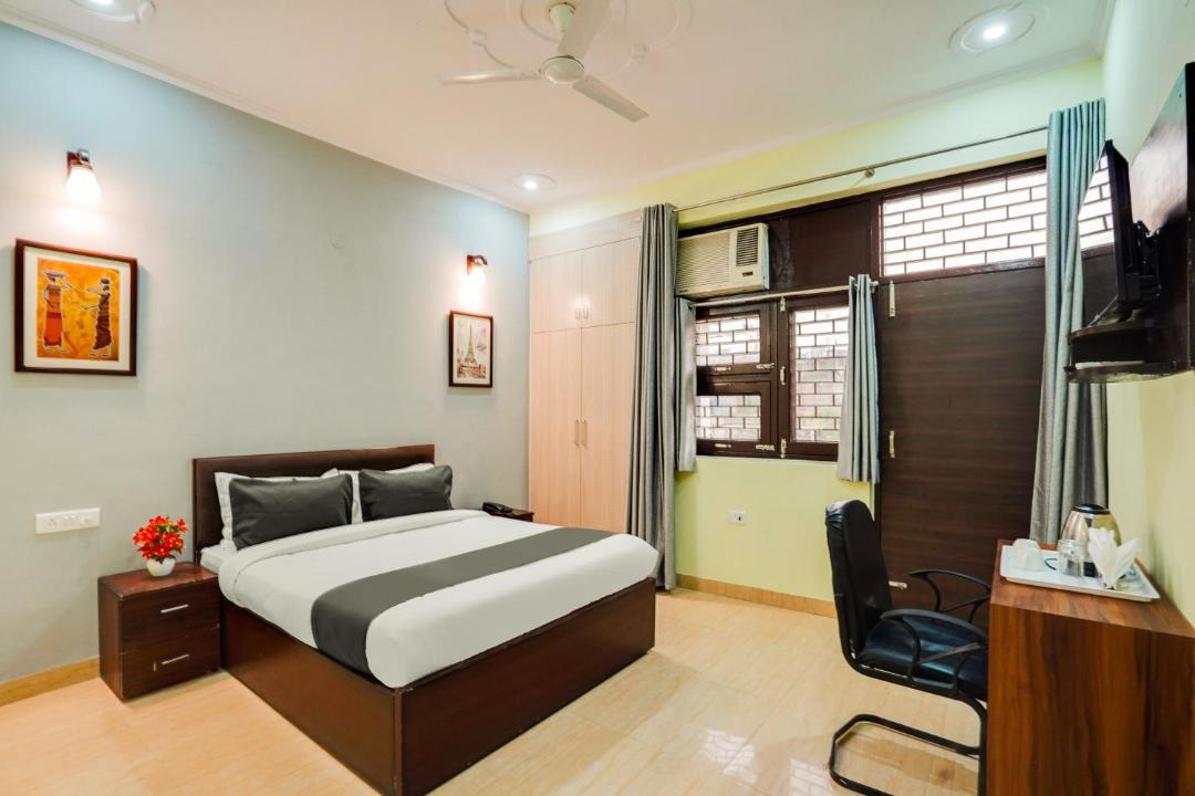 Photo of Bedroom in Sector 70