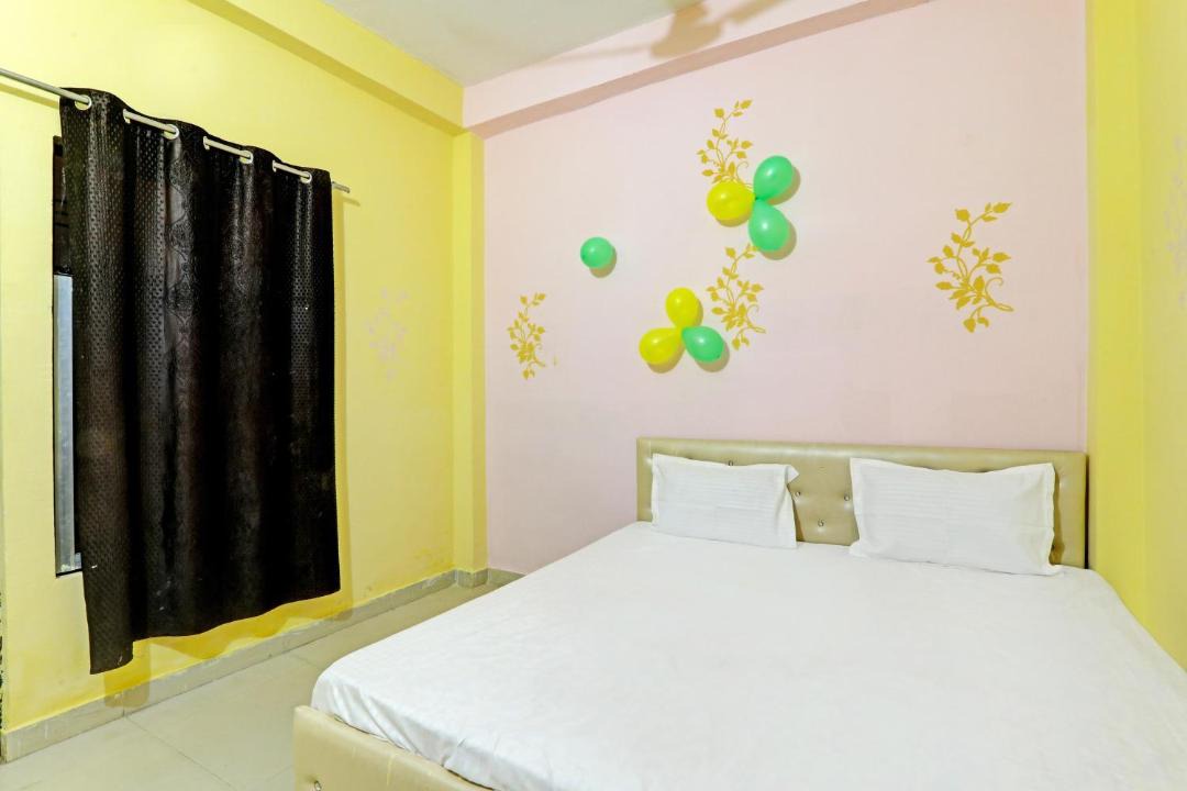 Photo of Bedroom in Malihabad