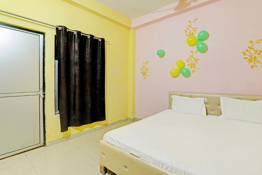 Photo of Bedroom in Malihabad