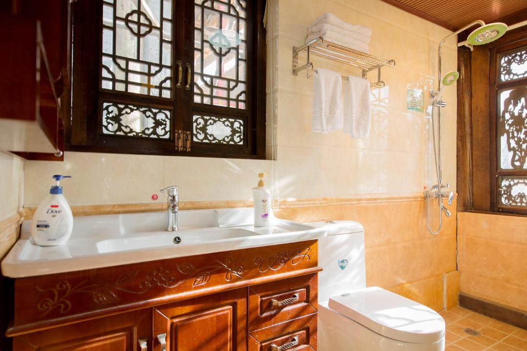Photo of Bathroom in Dayan Old Town