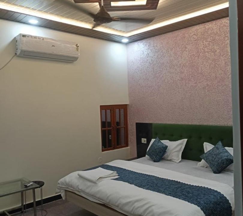 Photo of Bedroom in Malihabad