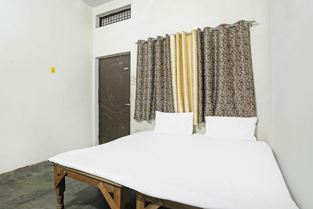 Photo of Bedroom in Dhampur