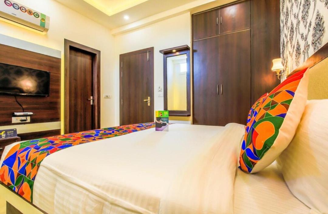 Photo of Bedroom in Taj Ganj