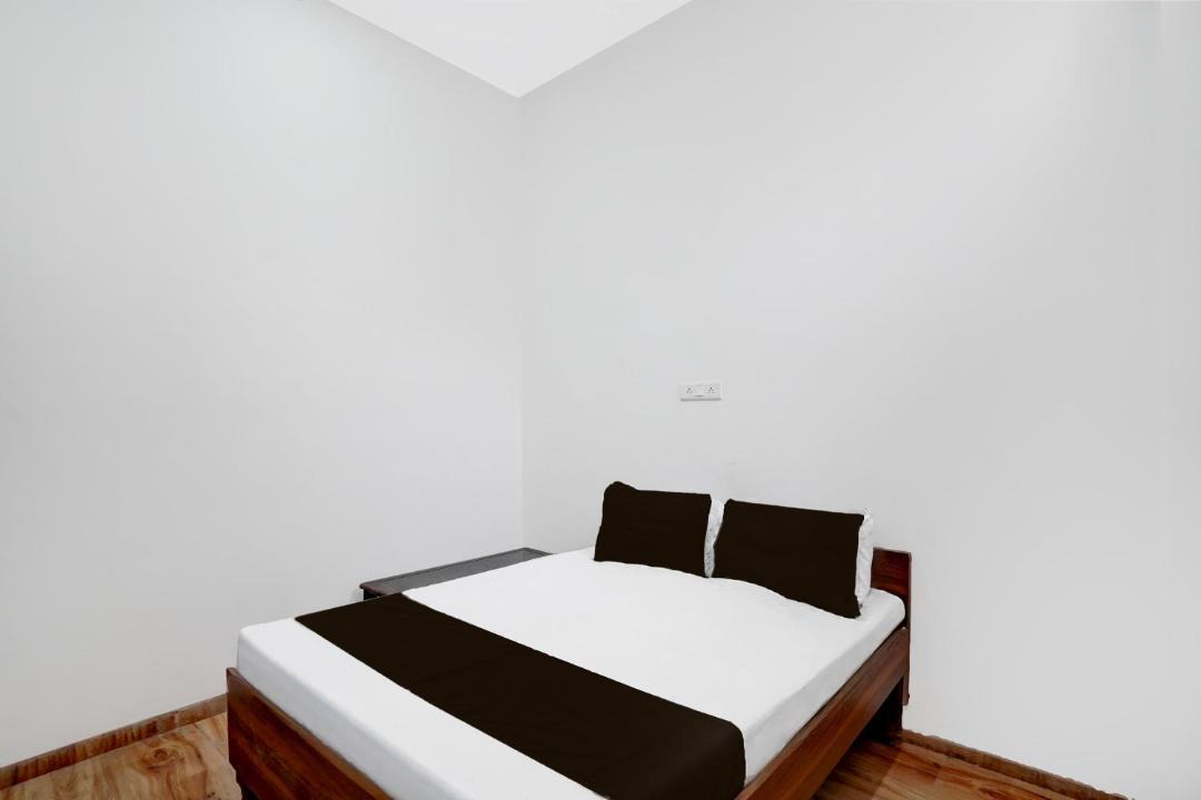 Photo of Bedroom in Sikandra Rao
