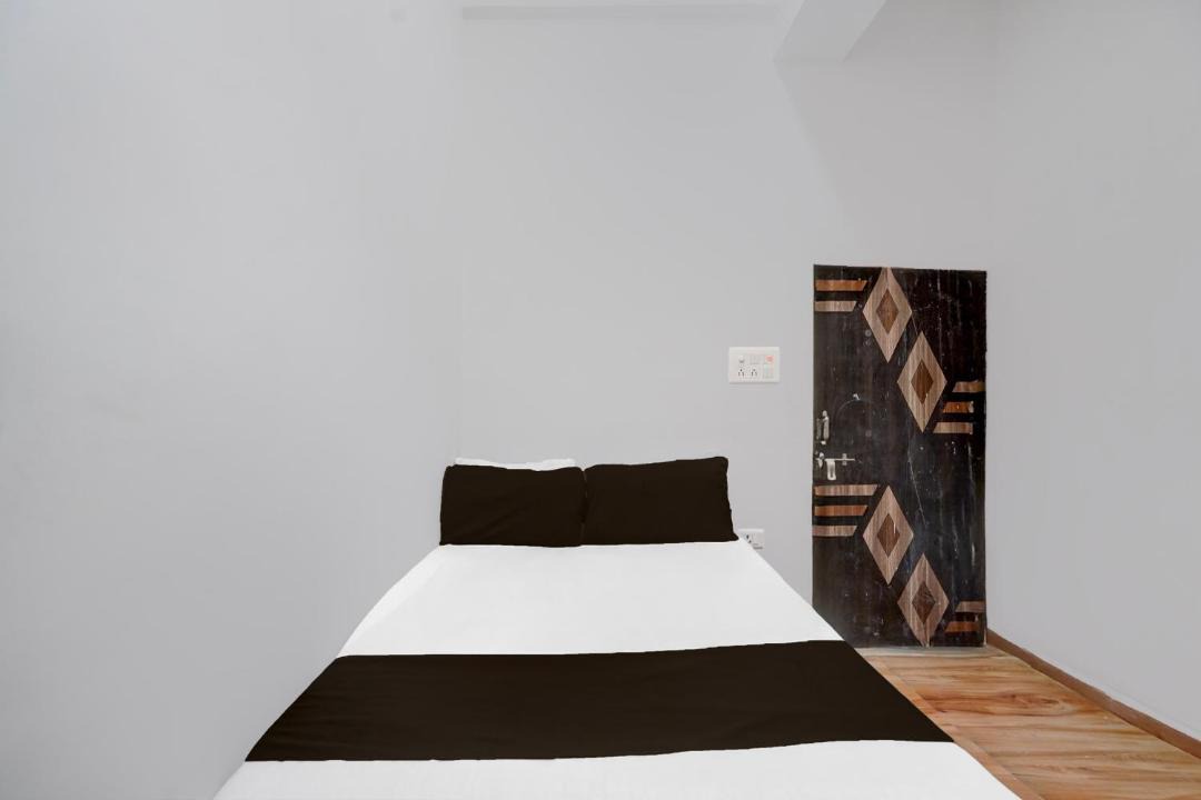 Photo of Bedroom in Sikandra Rao