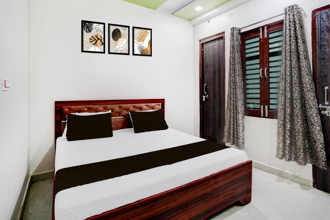 Photo of Bedroom in Etah