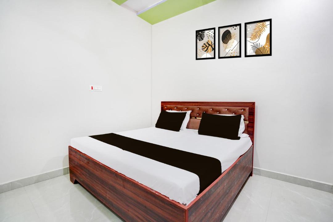 Photo of Bedroom in Etah