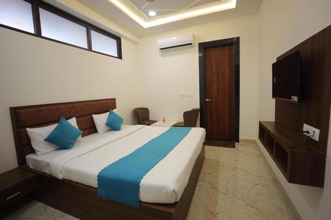 Photo of Bedroom in Taj Ganj