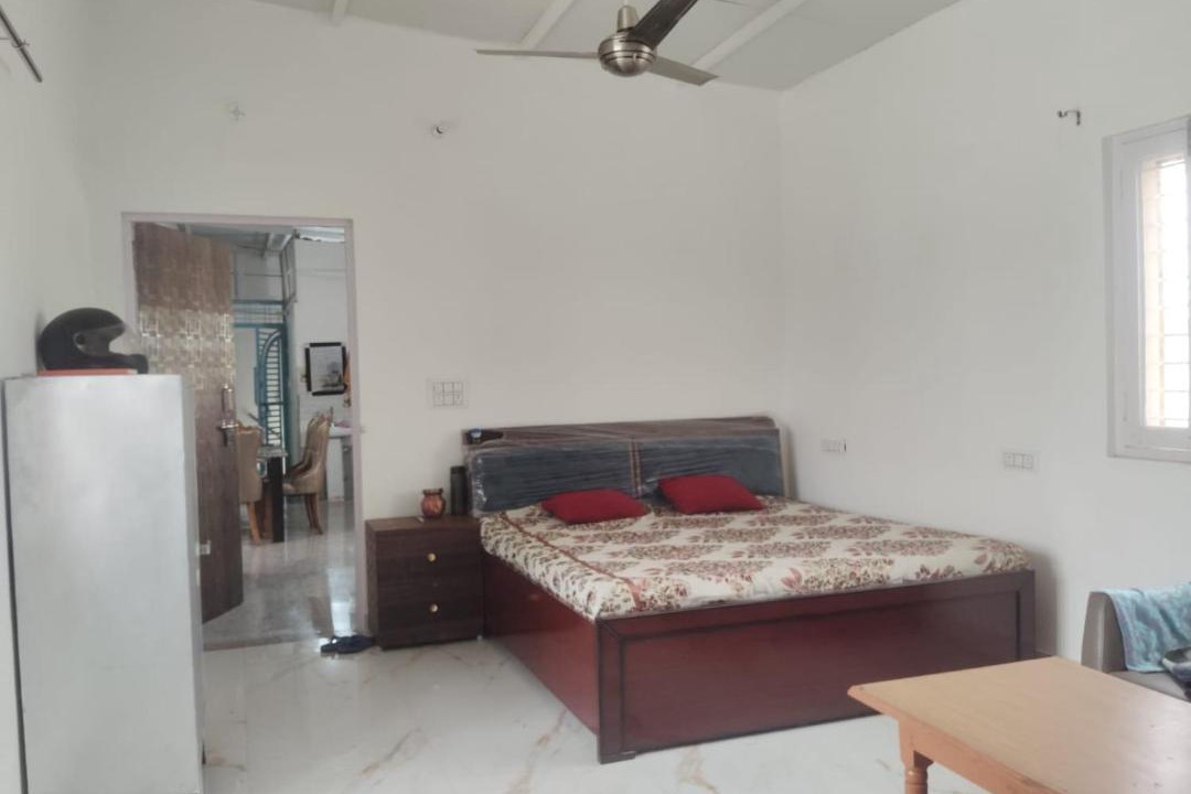 Photo of Bedroom in Hasanpur