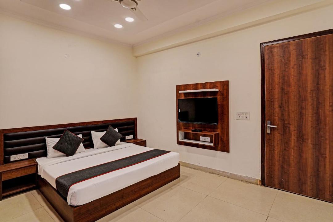Photo of Bedroom in Sector 70
