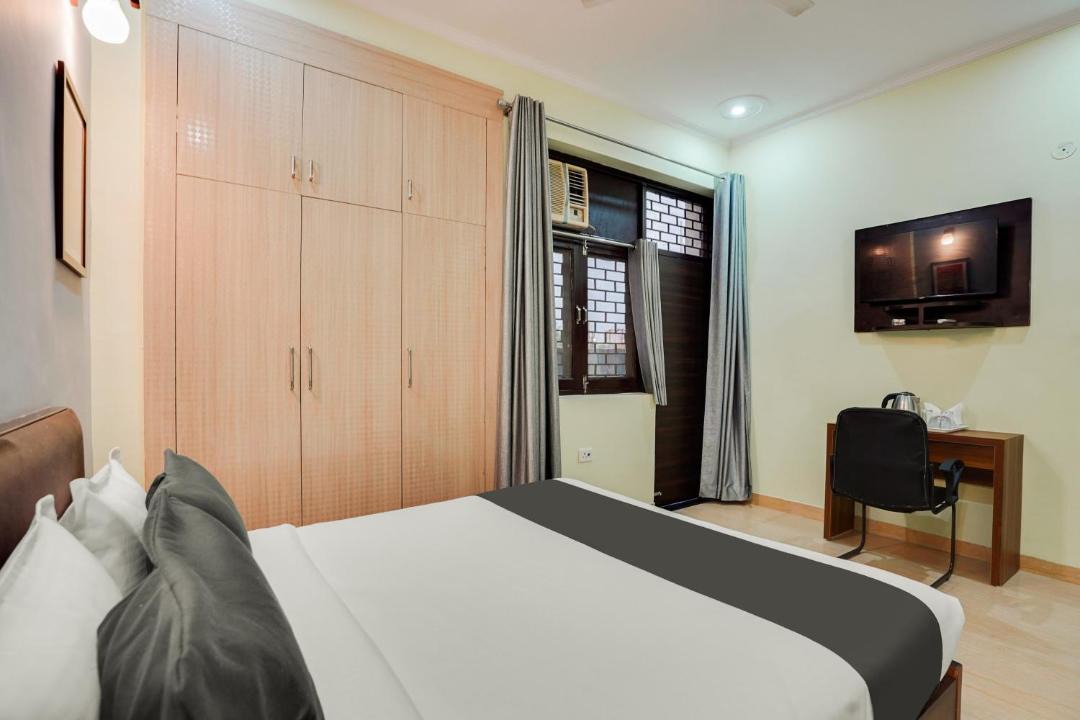 Photo of Bedroom in Sector 70
