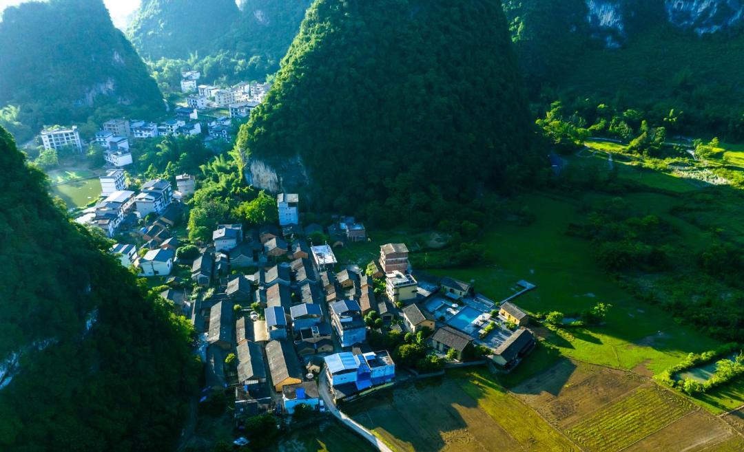 Photo of Buildings in Yangshuo