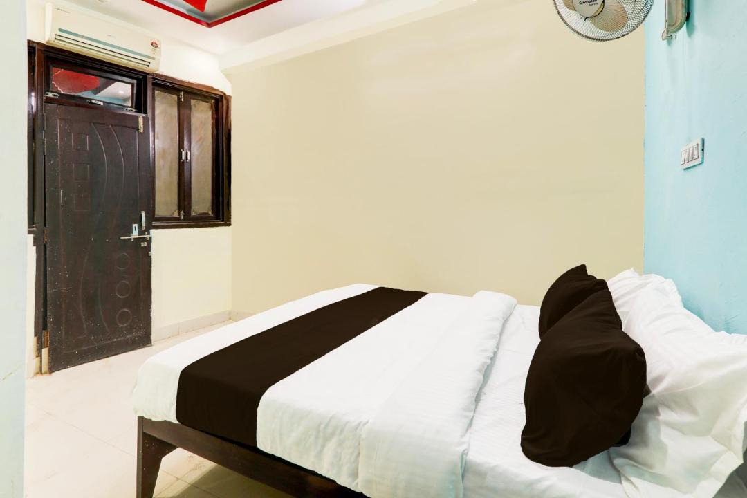 Photo of Bedroom in Hazratganj