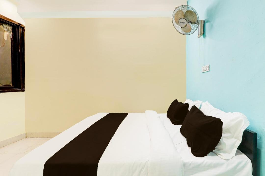 Photo of Bedroom in Hazratganj