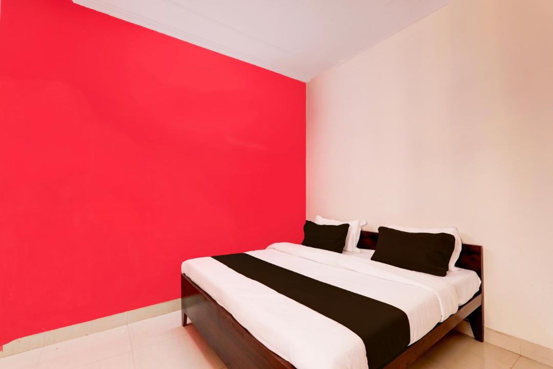Photo of Bedroom in Hazratganj