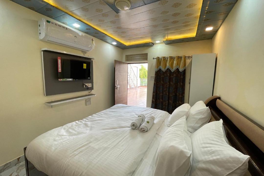 Photo of Bedroom in Taj Ganj