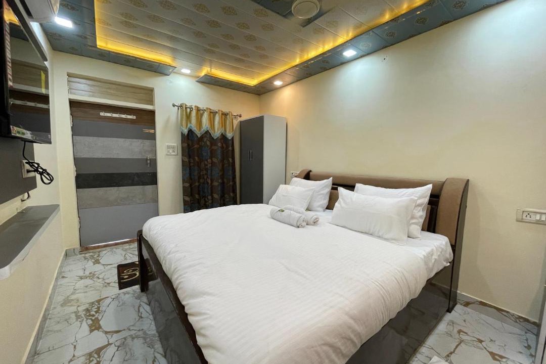Photo of Bedroom in Taj Ganj