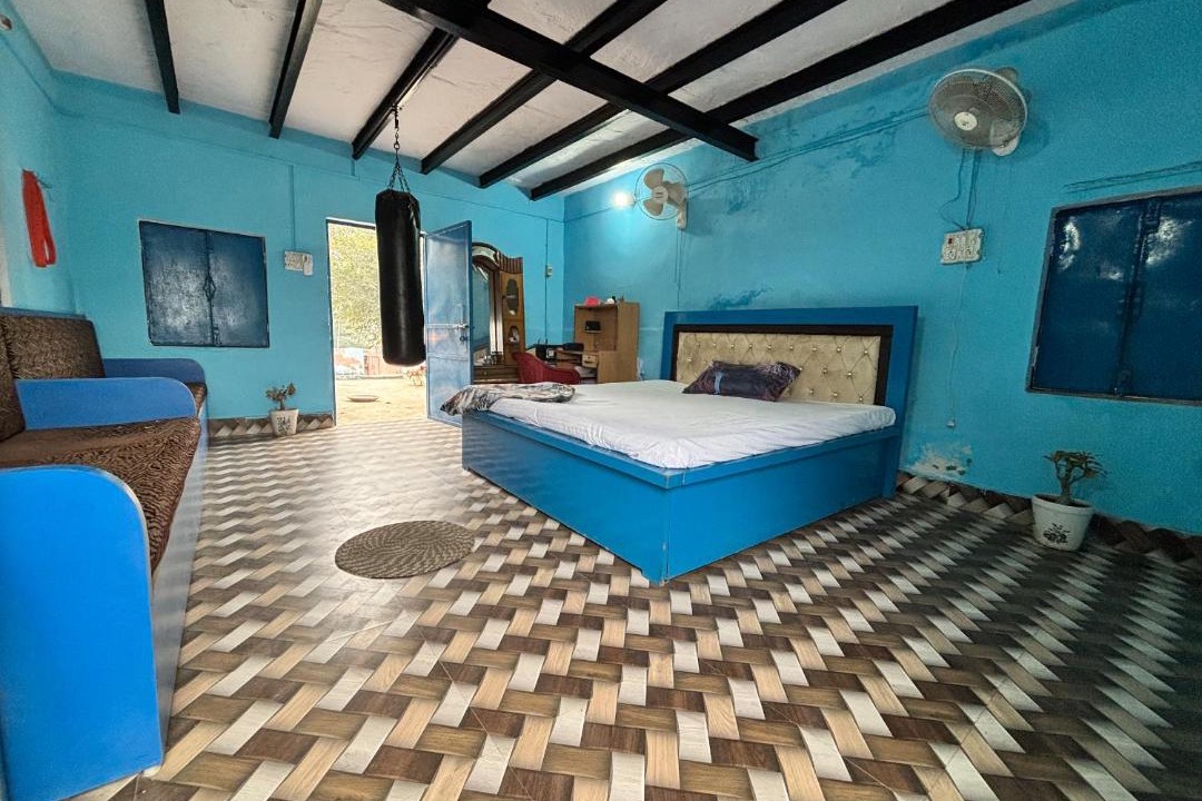 Photo of Bedroom in Hasanpur