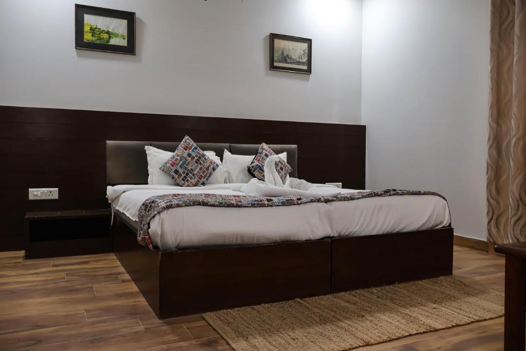 Photo of Bedroom in Taj Ganj