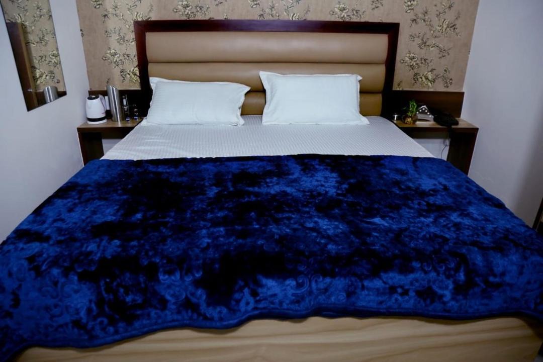 Photo of Bedroom in Taj Ganj