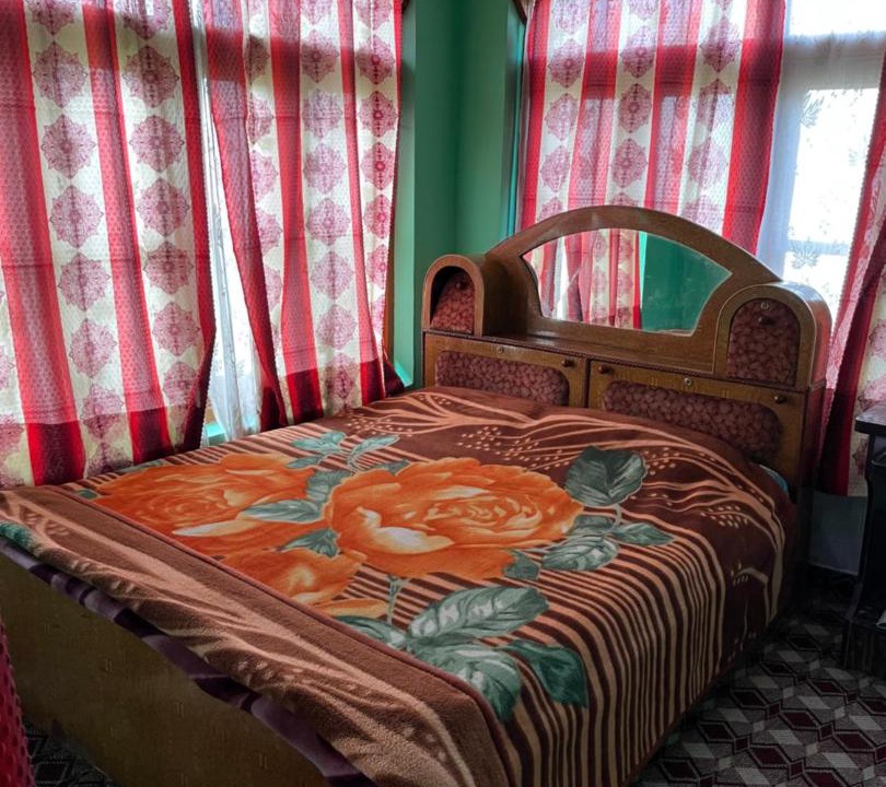 Photo of Bedroom in Dal Lake