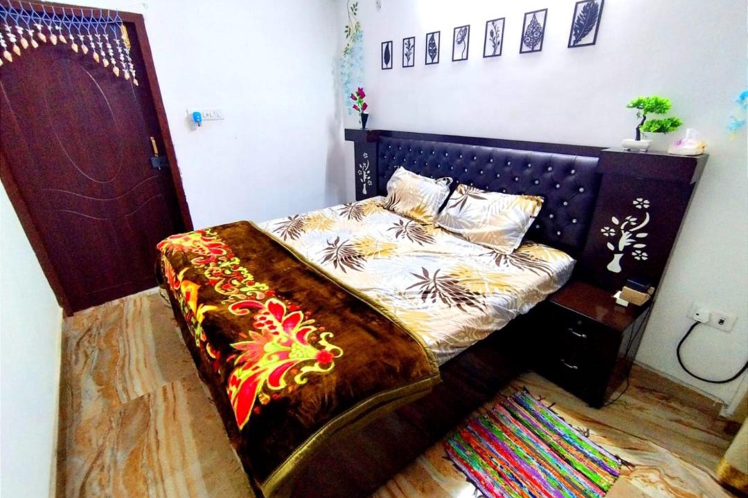 Photo of Bedroom in Hazratganj