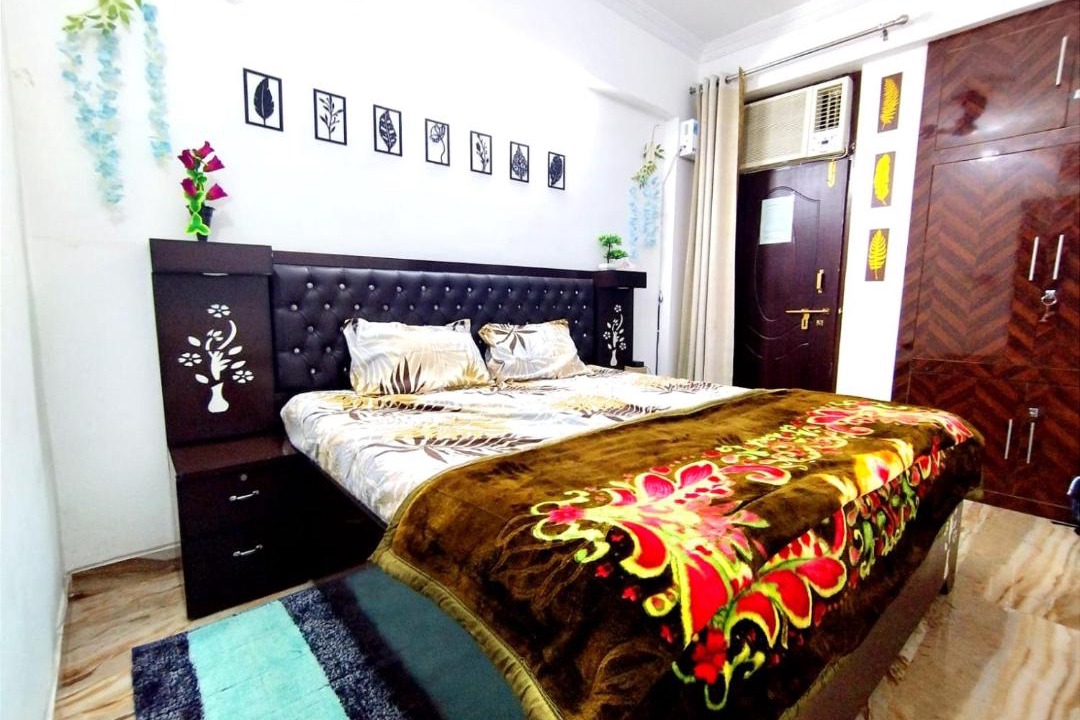 Photo of Bedroom in Hazratganj