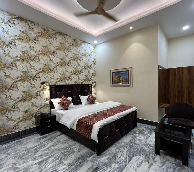 Photo of Bedroom in Mahmoorganj
