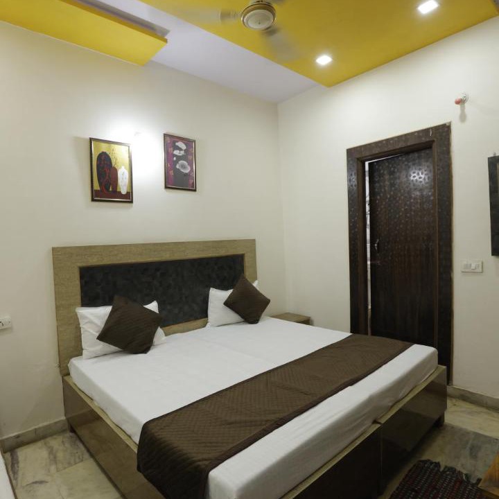 Photo of Bedroom in Taj Ganj