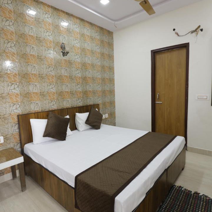Photo of Bedroom in Taj Ganj
