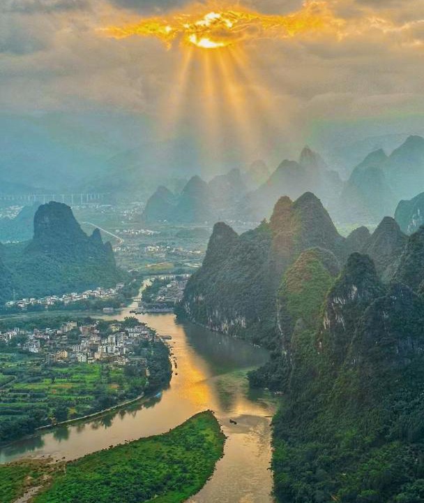 Photo of Others in Xingping Ancient Town